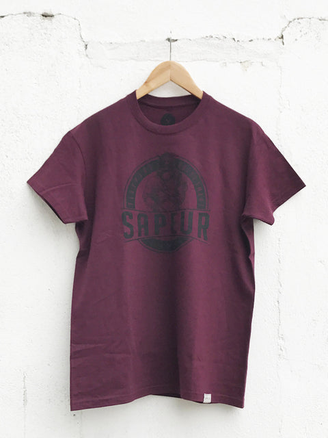 T-Shirt "Play Hard - Dress Smart"